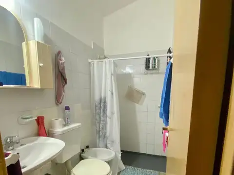 CASA 3 DORMITORIOS- CENTENARIO