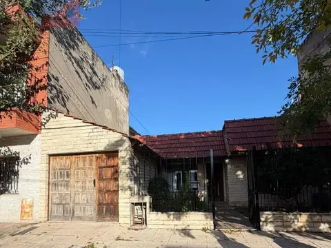 Casa 4 ambientes en alquiler con garaje Lanus Oeste