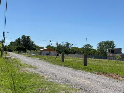Lote en venta en Barrio semi cerrado Las Lomadas- Matheu
