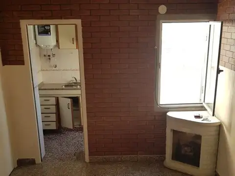 Avenida Hipólito Yrigoyen 7400