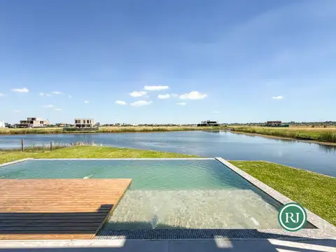 Casa en Venta en Puertos - Barrio Amarras, USD 1.400.000