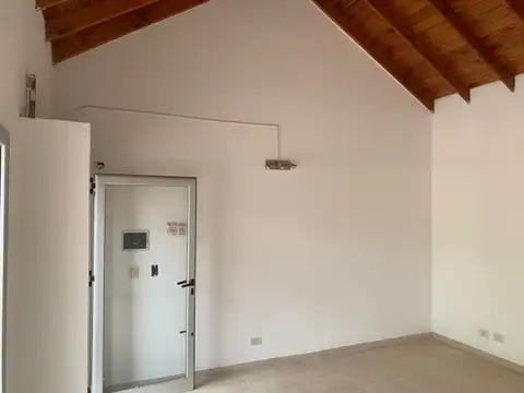 LOCAL EN ALQUILER - ROLDAN