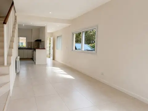 Casa 3 ambientes con 1 baño