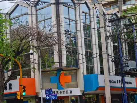 Hipólito Yrigoyen 100