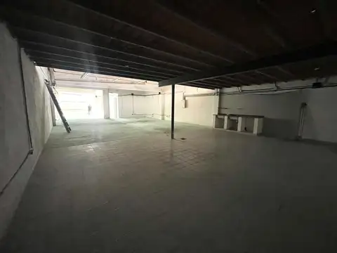 Galpón / Deposito en veta en Bella Vista 