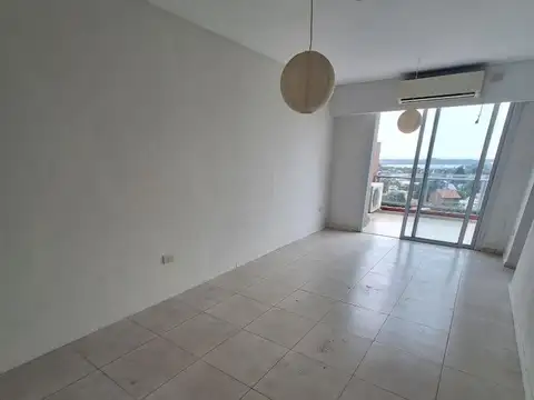 Departamento en Alquiler en Bernal, $ 700.000