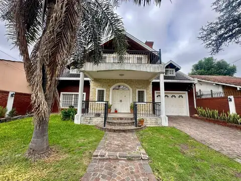 CASA EN VENTA MARMOL 7 AMBIENTES APTO CREDITO