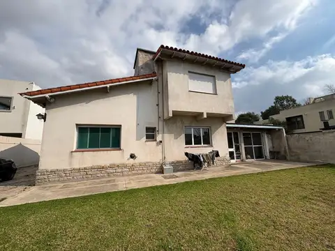 Casa en Venta en Manuel B Gonnet, USD 240.000