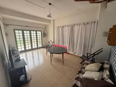 CASA DE 4 DORMITORIOS GRANADERO BAIGORRIA