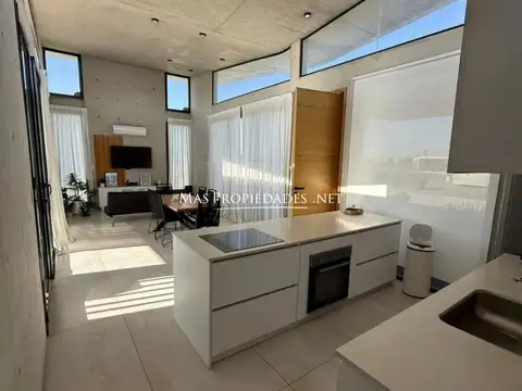 Casa en Alquiler al Oeste