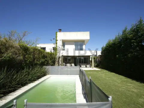 CASA EN VENTA EN CITY BELL BARRIO EL QUIMILAR