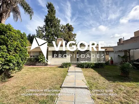 Casa de 150 m² en venta  7 ambientes con cochera en Monte Grande