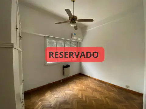 Uriburu al 400. Departamento en  Balvanera 2 ambientes frente