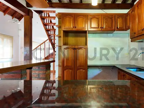 Casa 4 ambientes con 3 baños
