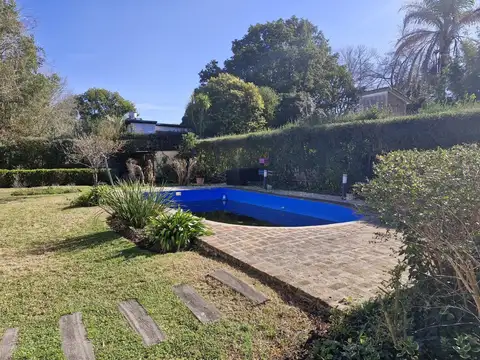 Quinta en Venta con 2 cocheras