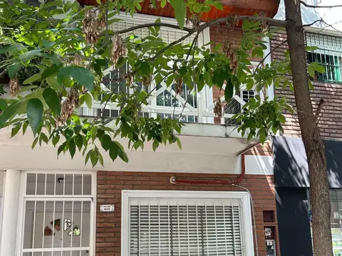 HERMOSO TRIPLEX de 103 m2 - ROJAS al 400 