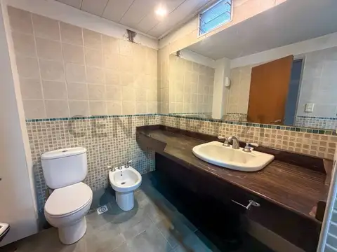 VENTA DE CASA EN DEL VISO 5 AMBIENTES