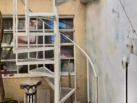 Depto Tipo Casa en Venta 60 años