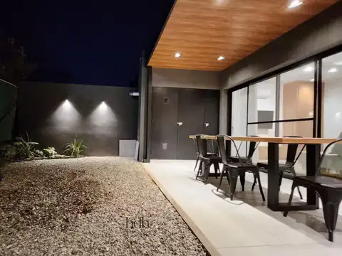 Casa en venta en Cañuelas Chico 3 dormitorios 3 baños con patio amoblada