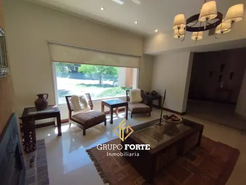 Casa 6 ambientes con 4 baños