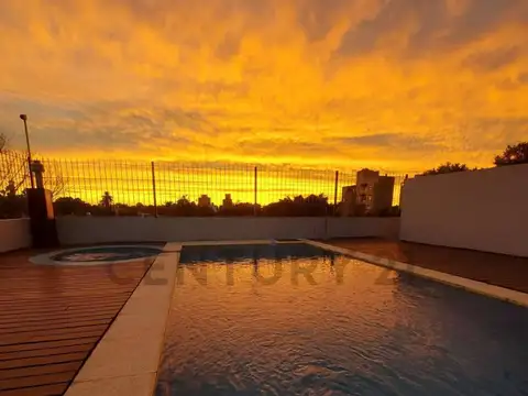 VENTA DEPARTAMENTO 2 ambientes con pileta, cochera cubierta y baulera en Santos Lugares