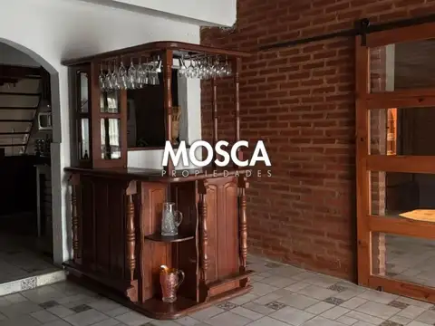 Casa 5 ambientes con 1 baño