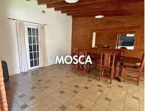 CASA EN GRAL RODRIGUEZ CON PILETA Y BUENA UBICACION