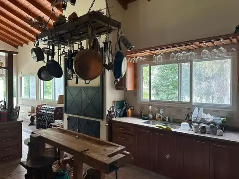 Casa 4 ambientes con 4 baños