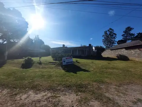 VENTA CASA CON GRAN LOTE EN SIERRA DE LOS PADRES