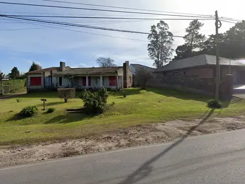 Calle Padre Luis Varetto 1600