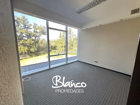 Oficina en Venta en Pilar Centro, USD 235.000