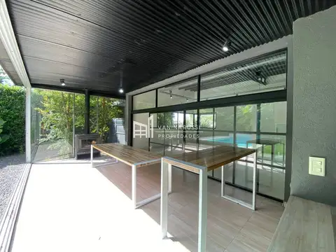 Casa en venta de 4 ambientes c/ cochera en San Matías