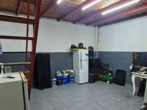 GALPON EN ALQUILER A 50 METROS DE AVENIDA 25 DE MAYO