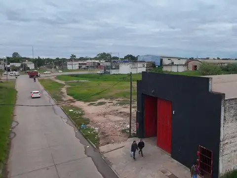 GALPON EN ALQUILER A 50 METROS DE AVENIDA 25 DE MAYO