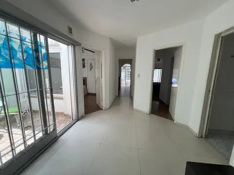 Depto Tipo Casa 6 ambientes con 2 baños