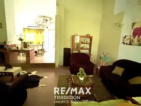 Casa 7 ambientes en venta en Av. 9 de Julio