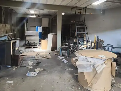 Nave Industrial en La Tablada