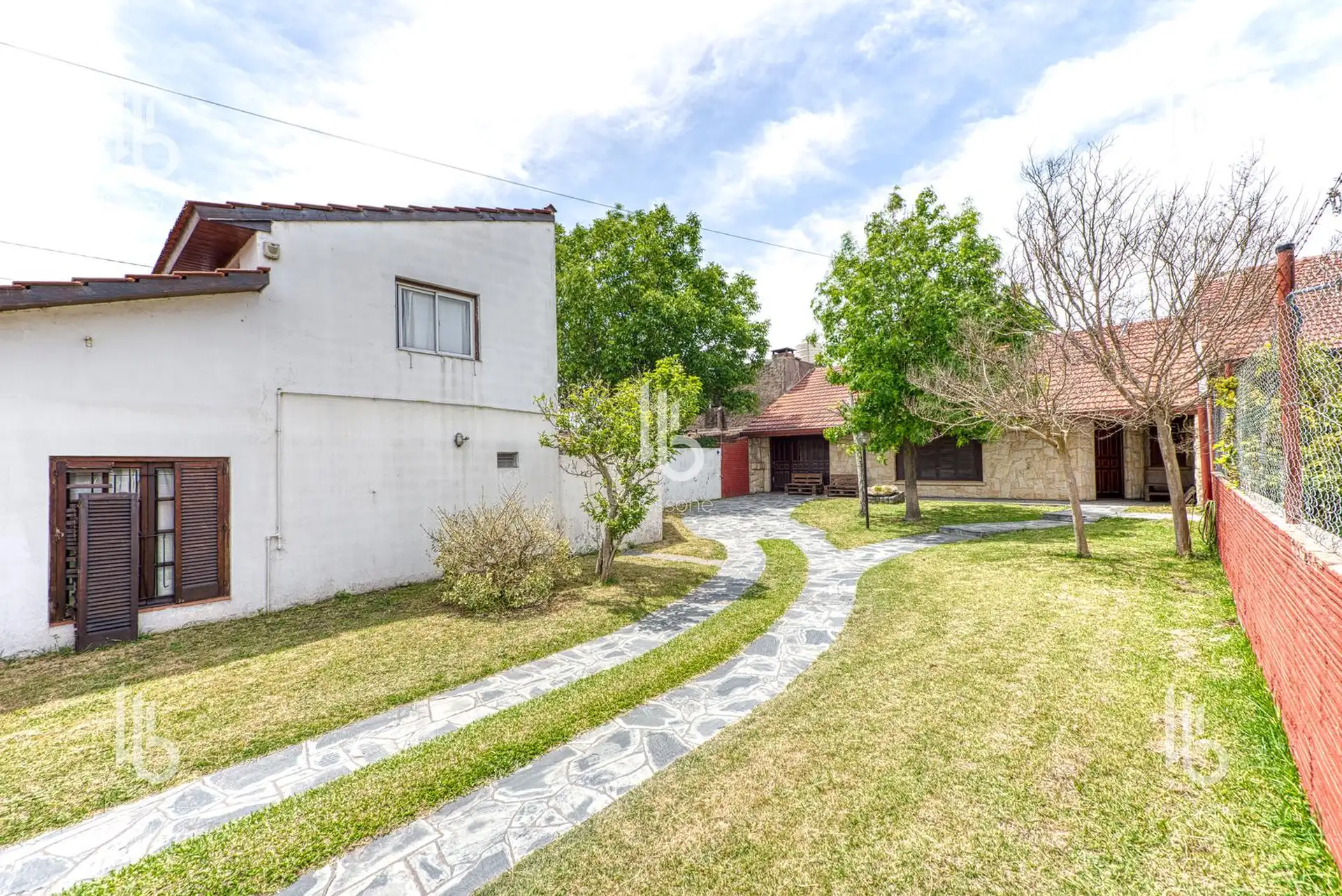 Casa 4 Ambientes con Parque