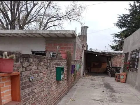 Casa en Venta con 4 cocheras
