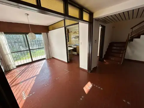 Casa en venta 4 dormitorios barrio Colon
