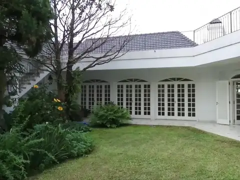 Almirante Brown 6700