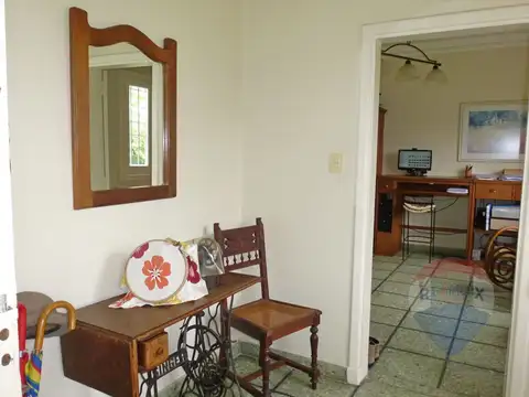 Casa 6 ambientes con 1 baño