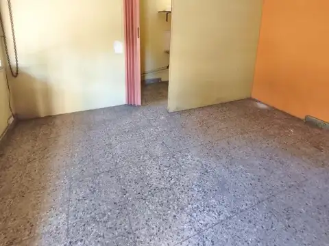 Venta en block de local comercial y casa de 3 ambientes