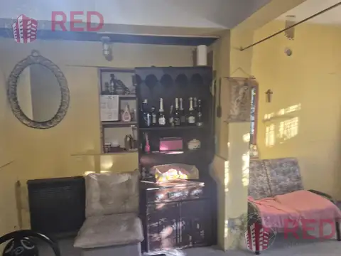 Casa 6 ambientes con 2 baños