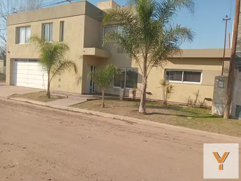 Casa en venta - 3 Dormitorios 3 Baños - 560Mts2 - Villa Nueva, Córdoba