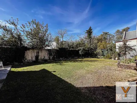 Casa en venta - 5 Dormitorios 5 Baños - Cochera - 495Mts2 - City Bell, La Plata