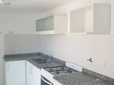 José León Suárez 700