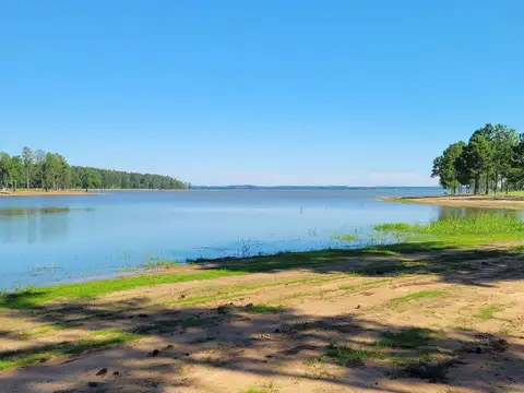 Vendo Lotes sobre el Lago