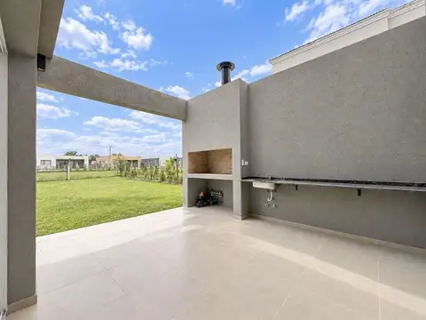 Casa 4 amb en Pilar del Este Barrio Santa Lucia