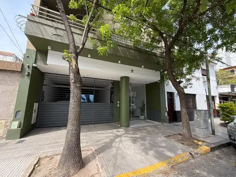 Venta Monoambiente con Patio en Monte Castro